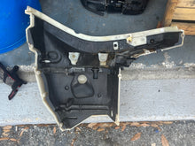 Cargar imagen en el visor de la galería, 150 hp Evinrude E-tec 351784 Port 5008263 starboard 351785 5008264 LOWER SIDE COVERS two stroke 2007