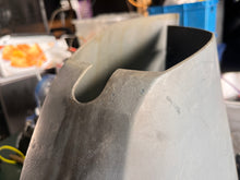 Cargar imagen en el visor de la galería, held for customer f 50 hp Yamaha APRON bottom cowling l 62Y-42741-00-4D Four Stroke 1995-2005