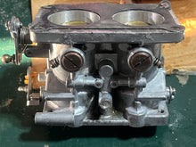 Load image into Gallery viewer, 115 hp Yamaha CARBURETOR UPPER 6E5-14301-03-00 6e503 two stroke 1984 - one broken screw in 1 of 4 carb bowl screws