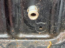 Lade das Bild in den Galerie-Viewer, sold ebay aug2025————DF 140 115 hp Suzuki 51110-90821-0EP 51110-90810-0EP ENGINE HOLDER 2001-2011 four stroke