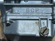 Load image into Gallery viewer, 90 75 hp Yamaha carburetor set with linkages 6H1-14301-07-00 6H1-14302-07-00 6H1-14303-07-00 Two Stroke 1992-2003