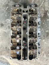 Lade das Bild in den Galerie-Viewer, f 115 hp Yamaha CYLINDER HEAD ASSY 68V-11110-01-94 four stroke 2004 without cams