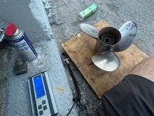 Cargar imagen en el visor de la galería, Michigan Wheel prop RAPTURE PROPELLER 13 1/4 x 17 Pitch RH Standard STAINLESS off of 115 Yamaha - for Two & Four Stroke 3 and 4 Cylinder