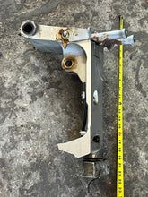 Cargar imagen en el visor de la galería, BF 150 135 hp 50201-ZW1-040ZA SWIVEL CASE 1999-2007+ 50100-ZY6-000 steering arm mounting frame & mount bracket four stroke