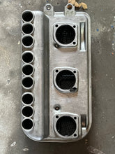 Cargar imagen en el visor de la galería, 75 85 hp Yamaha CARBURETOR Intake COVER 1&2 688-14417-01-94 688-14418-01-00 two stroke 1994-2000