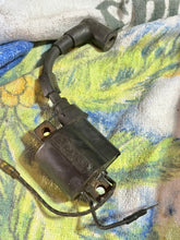 Cargar imagen en el visor de la galería, Yamaha Ignition Coil f6t509 688-85570-11-00 two stroke 1981-1996