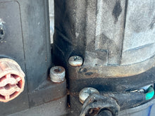 Cargar imagen en el visor de la galería, DF 40 50 hp Suzuki 48000-87J30 POWER TRIM ptt MODEL 2005 05-10 TESTED DF 40 50 hp Suzuki 48000-87J30 also BF 40 50 hp 56000-ZW4-H18 by swapping out top joint piece 56113-ZW4-H11