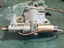 Cargar imagen en el visor de la galería, 150 200 hp Suzuki 13400-87D12 STARTER VALVE ASSY, fuel primer, two stroke 1987-1997 NLA some compatibility 90 100 175 225 hp