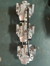 Cargar imagen en el visor de la galería, 75 hp Yamaha CARBURETOR SET carb 1 692-14301-45-00 CARB 2 692-14302-45-00 CARB 3 692-14303-45-00 two stroke 1995-2000 ACCELERATOR LEVER ROD 688-41217-01-00, CHOKE ROD 2 688-41257-01-00