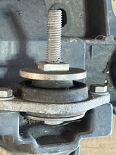 Cargar imagen en el visor de la galería, OMC 912537 Cobra Inner Transom Mount Plate 984757 2.3 3.0 4.3 5.0 5.7 5.8 7.5 Liter w/ Mounts