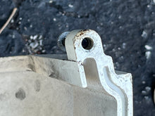 Load image into Gallery viewer, DF 150 hp Suzuki  SIDE COVER SET WHITE 62821-96J0-Y5S 61811-96J0-Y5S 2015-2018