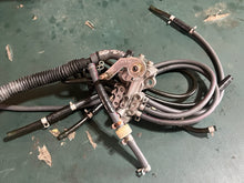 Lade das Bild in den Galerie-Viewer, 250 225 hp Yamaha OIL INJECTION PUMP 60v-13200-01-00 two stroke vmax 2003-2005 62J-13200-01-00