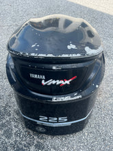 Load image into Gallery viewer, 225 hp Yamaha TOP COWLING 60Y-42610-00-NA two stroke HPDI vmax