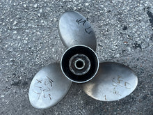 Cargar imagen en el visor de la galería, OMC Volvo Penta Rebel 763568 3-Blade Propeller LH 15 1/2 x 17 Pitch STAINLESS prop 15 spline