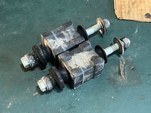 Load image into Gallery viewer, BF 50 40 hp Honda 50155-ZV5-000 extension case engine motor mounts 1997-2007+ FOUR STROKE