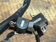 Load image into Gallery viewer, 90 85 75 hp Yamaha 688-85580-12-00 PULSER Coil two pulser version NO PLATE two stroke OEM
