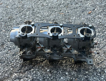 Load image into Gallery viewer, 90 75 hp Yamaha 6H1-14301-15-00 CARBURETOR set 14302 14303, 6H1-13641-02-94 MANIFOLD, 688-13610-00-00 REED VALVE two stroke 1985-1991