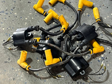 Lade das Bild in den Galerie-Viewer, DT 225 150 hp Suzuki 33410-87D80 IGNITION COIL f6t532, 33510-87D20 SPARK PLUG CAP two stroke - OEM SUPER SIX ONLY