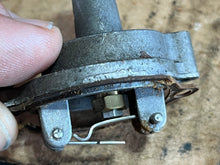 Lade das Bild in den Galerie-Viewer, 4 hp Mercury carburetor 013293, KB7A outboard vintage TWO STROKE tillotson