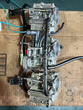 Lade das Bild in den Galerie-Viewer, sold ebay may2024—— 90 hp Yamaha CARBURETOR SET 6H130 two stroke 2005-2009 linkage 6H1-14301-30-00 6H1-14302-30-00 6H1-14303-30-00