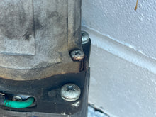 Cargar imagen en el visor de la galería, DF 40 50 hp Suzuki 48000-87J30 POWER TRIM ptt MODEL 2005 05-10 TESTED DF 40 50 hp Suzuki 48000-87J30 also BF 40 50 hp 56000-ZW4-H18 by swapping out top joint piece 56113-ZW4-H11