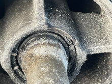 Cargar imagen en el visor de la galería, 200 225 250 hp Yamaha HPDI 20” LOWER UNIT 60X-45300-10-NA Gearcase Assy TWO STROKE 2003-2009