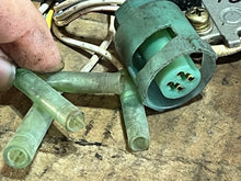 Cargar imagen en el visor de la galería, 90 80 hp Tohatsu Nissan 3B7061302 3B7-06130-2 PULSER PLATE ASSY 1996 two stroke