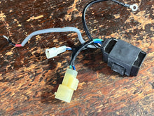 Cargar imagen en el visor de la galería, DF 175 150 hp Suzuki PTT RELAY trim 38410-93J12 four stroke 2006-2014 Compatible 50-250 hp 1998-2014