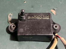 Cargar imagen en el visor de la galería, 150 175 200 hp Yamaha OIL LEVEL CONTROL UNIT ASSY 6E5-85740-02-00 emergency shut off 1984-2003 two stroke