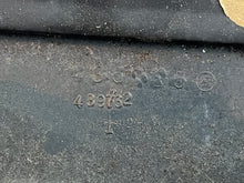 Cargar imagen en el visor de la galería, 200 225 250 hp Johnson Evinrude Racing SWIVEL BRACKET 20”, LOWER COVERS 1999-2001, CLAMP BRACKETS, STEERING ARM 20” and Mount Bracket TWO STROKE 2001 J200PLSIF