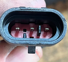 Load image into Gallery viewer, 115 - 300 hp Evinrude E-tec 0587275 IGNITION COIL two stroke 2010