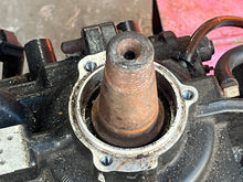 Cargar imagen en el visor de la galería, to be priced after borescope— 90 75 hp Evinrude e-tec CYLINDER CRANKCASE ASSY  5005507 two stroke 2005