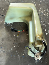 Cargar imagen en el visor de la galería, 75 85 hp Suzuki 69110-95514 OIL TANK two stroke 69110-95513 69110-95512 69110-95511 69101-95500 oil cap 69201-95500 69200-95509 OIL SENSOR 16250-94710 two stroke NLA 1983-1997 some compatibility beyond those years for 85 hp