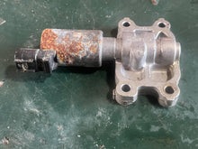 Cargar imagen en el visor de la galería, DF 200 hp Suzukj OIL CONTROL VALVE 16550-93J00 four stroke some compatibility 150 175 225 250 300 350 hp