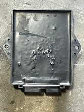 Lade das Bild in den Galerie-Viewer, given to dealer jan2026—-225 hp Yamaha HPDI ECU control unit f8t93673 60Y-8591A-02-00 Two Stroke 2003-2004