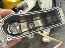 Load image into Gallery viewer, f 150 hp Yamaha vst FLOAT CHAMBER ASSY 63P-14180-20-00 pump 63P-13907-03-00 four stroke 2015-2019 f150xb