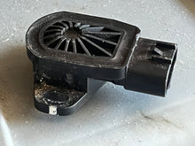 Load image into Gallery viewer, f 150 hp Yamaha THROTTLE POSITION SENSOR 6S1-85885-00-00 tps Four Stroke 2005-2020