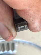 Lade das Bild in den Galerie-Viewer, refurbished bf 225 honda 20" lower unit