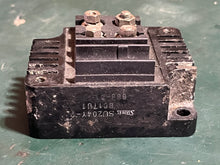 Cargar imagen en el visor de la galería, 115 130 hp Yamaha 6G5-81960-A0-00 voltage RECTIFIER & REGULATOR 1986-96 two stroke 85-200 hp