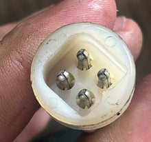 Cargar imagen en el visor de la galería, 115 130 hp Yamaha OIL LEVEL CONTROL UNIT ASSY 6E5-85740-02-00 emergency shut off 1984-2003 two stroke