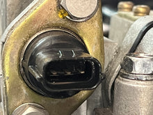 Cargar imagen en el visor de la galería, 150 175 200 hp Yamaha HIGH PRESSURE FUEL PUMP 68F-13910-10-00 68F-13910-00-00 two stroke 2004-2012