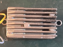 Cargar imagen en el visor de la galería, 70 hp Johnson 0585001 Evinrude 585001 voltage RECTIFIER & LEAD two stroke