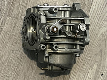 Lade das Bild in den Galerie-Viewer, 250 hp Yamaha CARBURETOR 3 61A-14101-03-00 two stroke 76 degree