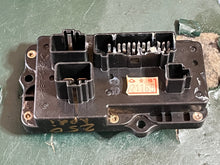 Load image into Gallery viewer, 250 hp Yamaha FUSE BOX 68F-82170-01-00 two stroke HPDI 3.3 Liter 2009 some compatibility 150 200 225 300 hp