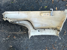 Load image into Gallery viewer, DF 150 hp Suzuki  SIDE COVER SET WHITE 62821-96J0-Y5S 61811-96J0-Y5S 2015-2018