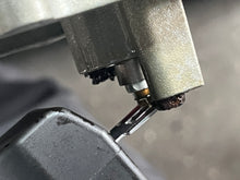 Cargar imagen en el visor de la galería, f 250 hp Yamaha VST FLOAT CHAMBER ASSY 6P2-14180-01-00 6P2-14180-00-00 FUEL PUMP 6P2-13907-00-00 PRESSURE REGULATOR 6P2-13906-00-00 four stroke 2005-06