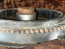 Lade das Bild in den Galerie-Viewer, 200 175 150 hp Mercury Mariner FLYWHEEL 74787 7555A8 257-7555A8 859238A9 817632A9 5545A16 5545A9 5545A5 two stroke v6 TOWER OF POWER 2.0 2.4 Liter