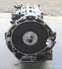Cargar imagen en el visor de la galería, BF 115 130 hp Honda Cylinder Block w rotating assy 1997 Four stroke