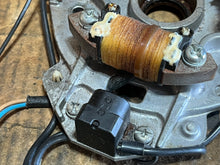 Load image into Gallery viewer, 50 40 hp Yamaha OEM BASE ASSY 63D-85560-10-00 stator trigger Two Stroke 2000-2005