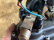 Cargar imagen en el visor de la galería, sold shopify aug2025—-250 225 200 HP Yamaha 65L-14980-00-00 FLOAT CHAMBER, 65L-14182-00-00 COVER, 65L-13907-00-00 FUEL PUMP ox66 1997-1998 Two Stroke